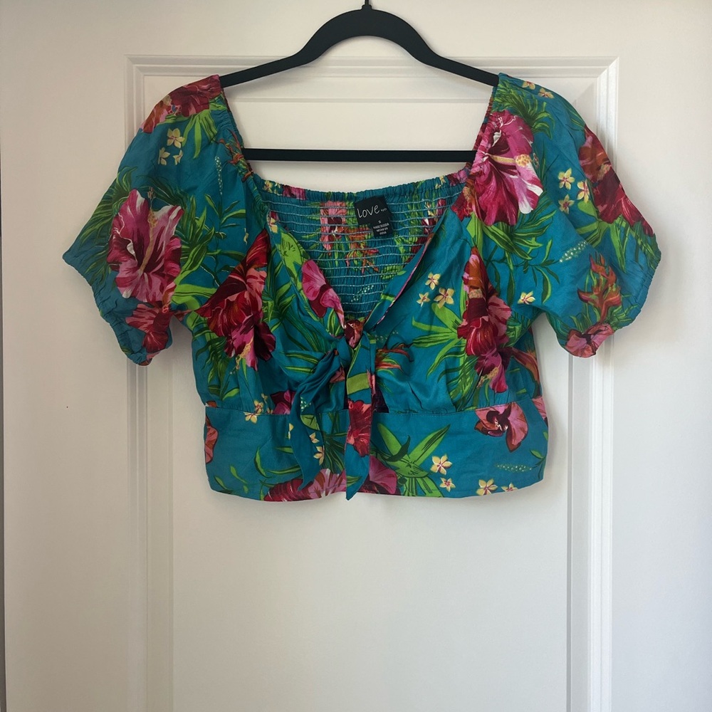 Love By Chelsea Crop Top